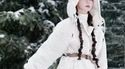 戚薇冰雪女王造型成滑雪场上的风格主宰