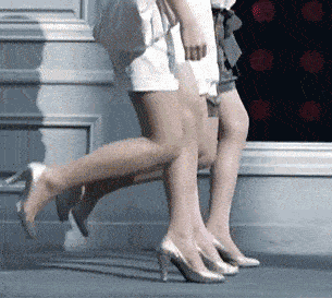 爆笑gif: 这种活动切记不要躺在最后一位