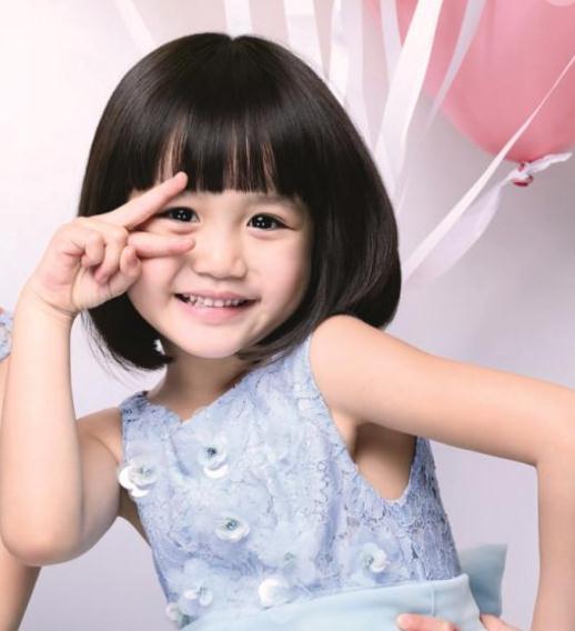 钟丽缇女儿Cayla拍抖音,没想到她私底下这么放得开!