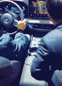 爆笑gif: 无意间拍到女友上厕所姿势, 我想我应该换一