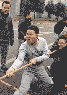 搞笑gif: 能不能赢, 就看你的表情了