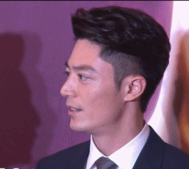 霍建华林心如私底下好甜,共挤一张椅子又搂又亲