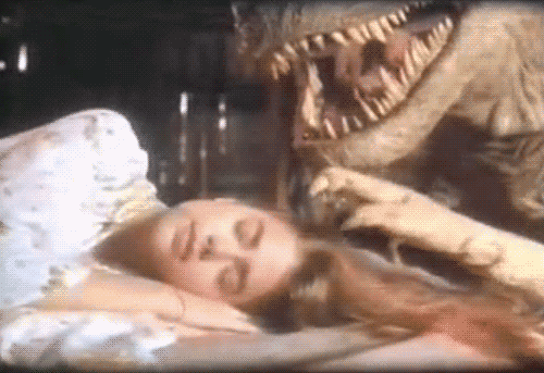 搞笑gif趣图:你就说你还需要几根黄瓜?要几根给你拍几