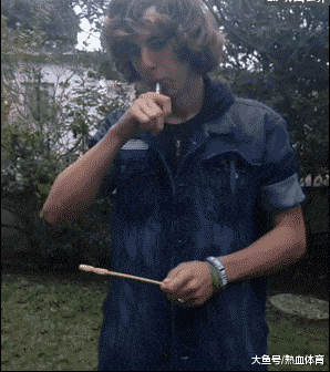 搞笑gif: 哈哈,怎么着吧,我会飞 - 360娱乐,你开心就好