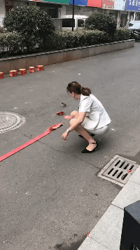 爆笑gif:妹子稳住,跑那么快干嘛 - 360娱乐,你开心就好