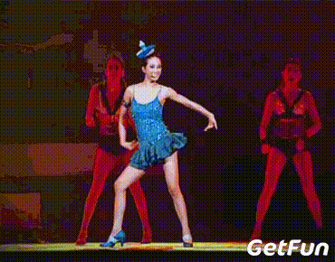 蔡依林穿着卫生巾就出门了看看人柳岩一身半透明朋克装