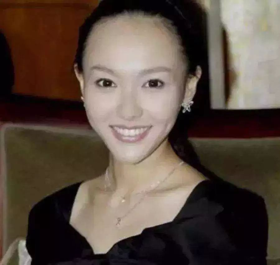 杨幂刘海新造型酷似泫雅！女明星是怎么做到换发型如换头的？