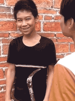 搞笑gif: 我认为这妹纸是在梦游 - 360娱乐,你开心就好