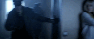 《极寒之城》塞隆壁咚,舌吻