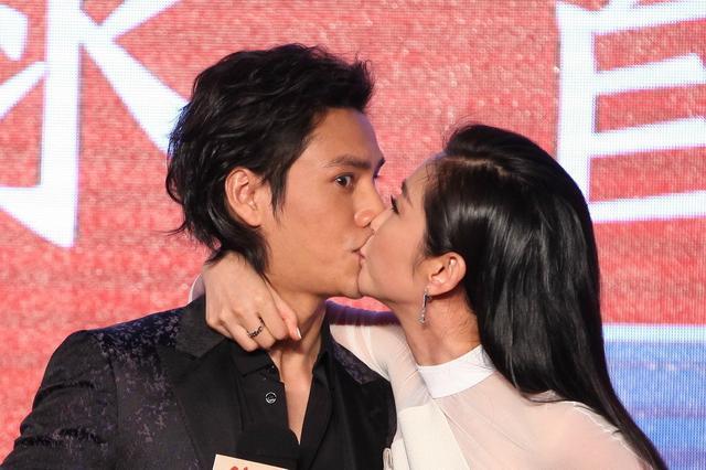 娱乐圈唯一的男明星,跟所有的女明星都很亲密,却一点也不猥琐