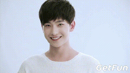 近日《武动乾坤》剧组探班,杨洋谈及错失张艺谋新片