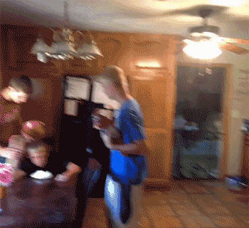 怪兽搞笑段子图:薯片?其实一开始我是拒绝的