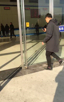 搞笑gif: 这小表情,也太可爱了! - 360娱乐,你开心就好