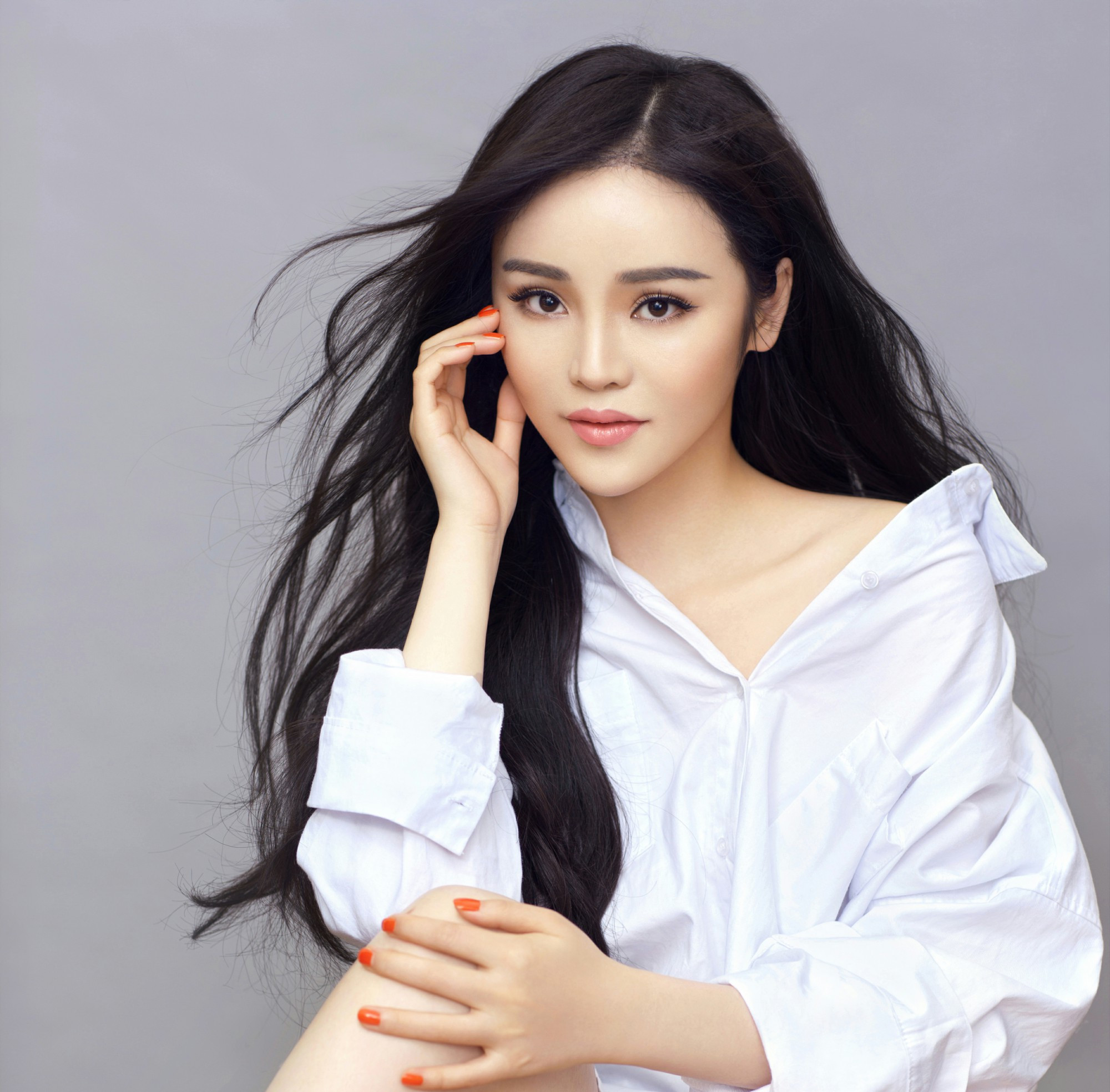 张懿暄nikkibaby初春大片性感白衬衫青春明媚