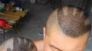 搞笑GIF图：大当外卖哥遇到杀马特比舞，场面几乎失控!