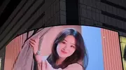 收藏！赵丽颖长发造型直播呆萌，普通人咋打造同款状态？