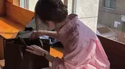 这个夏天粉色穿搭打造时髦感，7个技巧让你秒变时尚达人！