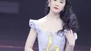 揭秘刘亦菲不为人知的3个时尚穿搭小技巧，速看！
