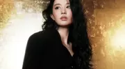 王楚然黑色抹胸大片曝光，时尚优雅气场全开！