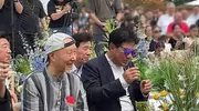 71岁陈佩斯朱时茂久违合体，“黄金搭档”看着像两代人