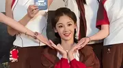 郑恺苗苗合体录综艺，笑到露牙太登对，苗苗扎双丸子头少女感爆棚