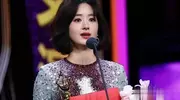 杨幂“抱娃”镜头逆袭？老戏骨评价一出没人敢笑了