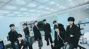 韩男团成员海外演出险遭强吻，高情商回应化解危机