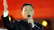 挂墙上才老实？“德艺双馨”歌手韩磊被曝出轨，曾涉嫌偷逃税数亿