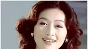陆毅选择鲍蕾那年，田海蓉正在拍《雷雨》，多年后她经商演戏两不误，豪门梦碎却活出了另一种体面