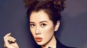 12年青春喂了狗？被出轨后她吻到黄渤腿软，47岁活娱乐圈隐形富婆