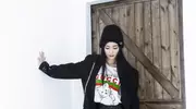 杨幂周雨彤穿黑西装配皮裤撞衫，区别竟这么大！ 