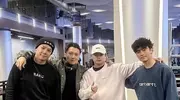 谢霆锋跪地给儿子拍照，Lucas变帅五五分，老二缺席原因曝光