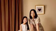 朱丹带女儿拍时尚大片，周念如正面曝光，眉眼遗传爸爸周一围