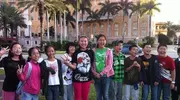网友晒与范丞丞小学出游合照，男大十八变太惊人！