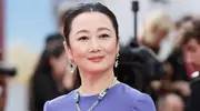 赵涛穿蓝色长裙尽显东方韵味，时尚大片惊艳来袭！