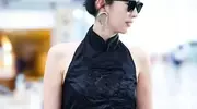 阔太童瑶肚兜半身裙机场造型，普通人学得来还是东施效颦？