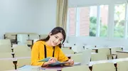 长大后才懂“白月光”的杀伤力