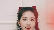郑晓龙版《红楼梦》林黛玉一角由陈都灵扮演