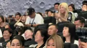 那英首带18岁女儿参加活动，小苹果金发造型甜酷风十足