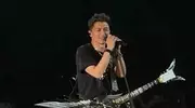 谢霆锋俩儿子现身演唱会，17岁Lucas帅似爸，14岁小Q变社恐