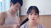 “00后”无手女孩怀孕遭恶评 当事人回应：正常讨论没问题，但请不要诅咒孩子