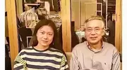 翁帆与杨振宁大儿子合照！74岁继子竟比49岁继母大25岁，关系惊人