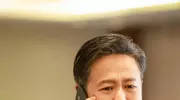 张国强：被前妻嫌穷，40岁二婚带子娶郭京飞前任，如今苦尽甘来