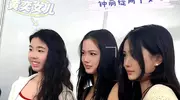 秀场看星二代气场：她们都满脸自信，只有黄奕女儿被骂到不敢上台