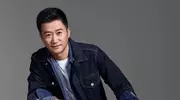 吴京风评翻车，采访时摇头动作被玩梗恶搞，爹味和不良言论被挖出