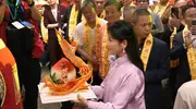 热搜第一！演员刘涛为妈祖献寿桃