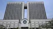 被李在明玩了一把？尹锡悦坦言活得太难，吃喝拉撒全靠在屋里解决