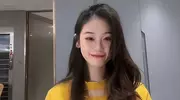 演员郑恺夫妻紧急发声！苗苗妹妹否认刷姐夫8万买包 真相揭露