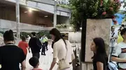 奚梦瑶素颜气质满分，5岁儿子身高离谱，一家四口颜值高度拉满