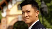 他哥是著名导演、被亲哥力捧10多年终于火了，如今新剧又开播！